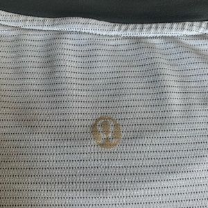 Lululemon men’s light grey t-shirt